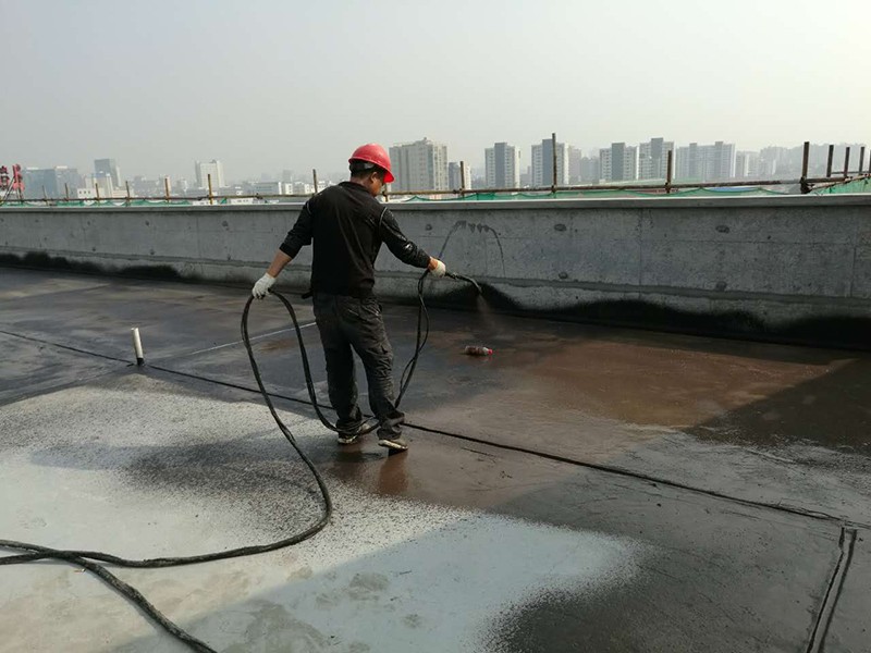 金屬屋面滲漏水原因及危害有哪些？